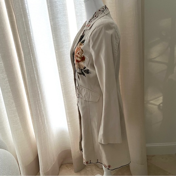 WE Embroidered Cream Floral Women's Coat - Picture 3 of 11
